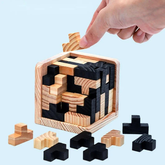 Kreatives Würfelpuzzle aus Holz